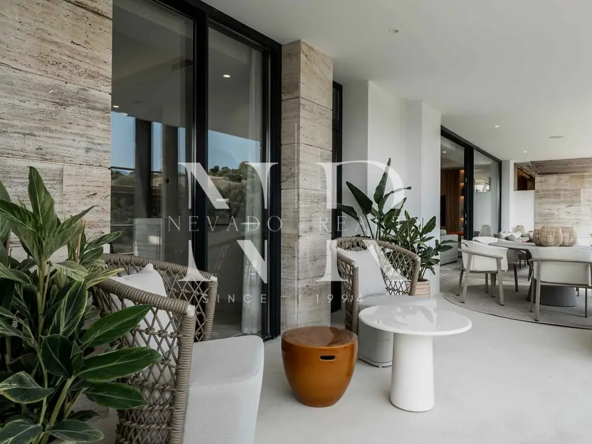 Newly built penthouse in Aloha for sale