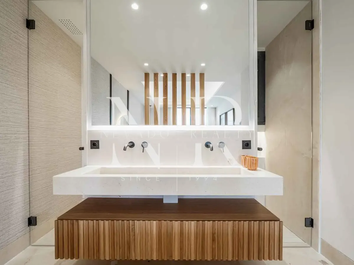 Newly built apartment in Aloha for sale