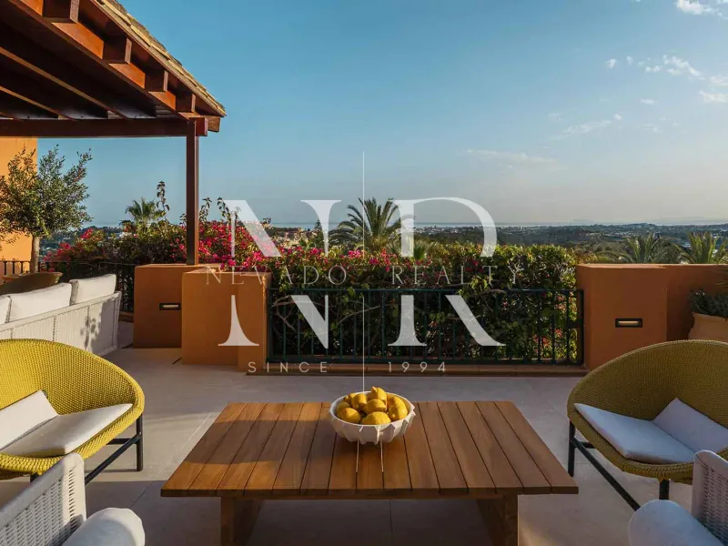 Apartment in Les Belvederes residential complex with panoramic sea views for sale