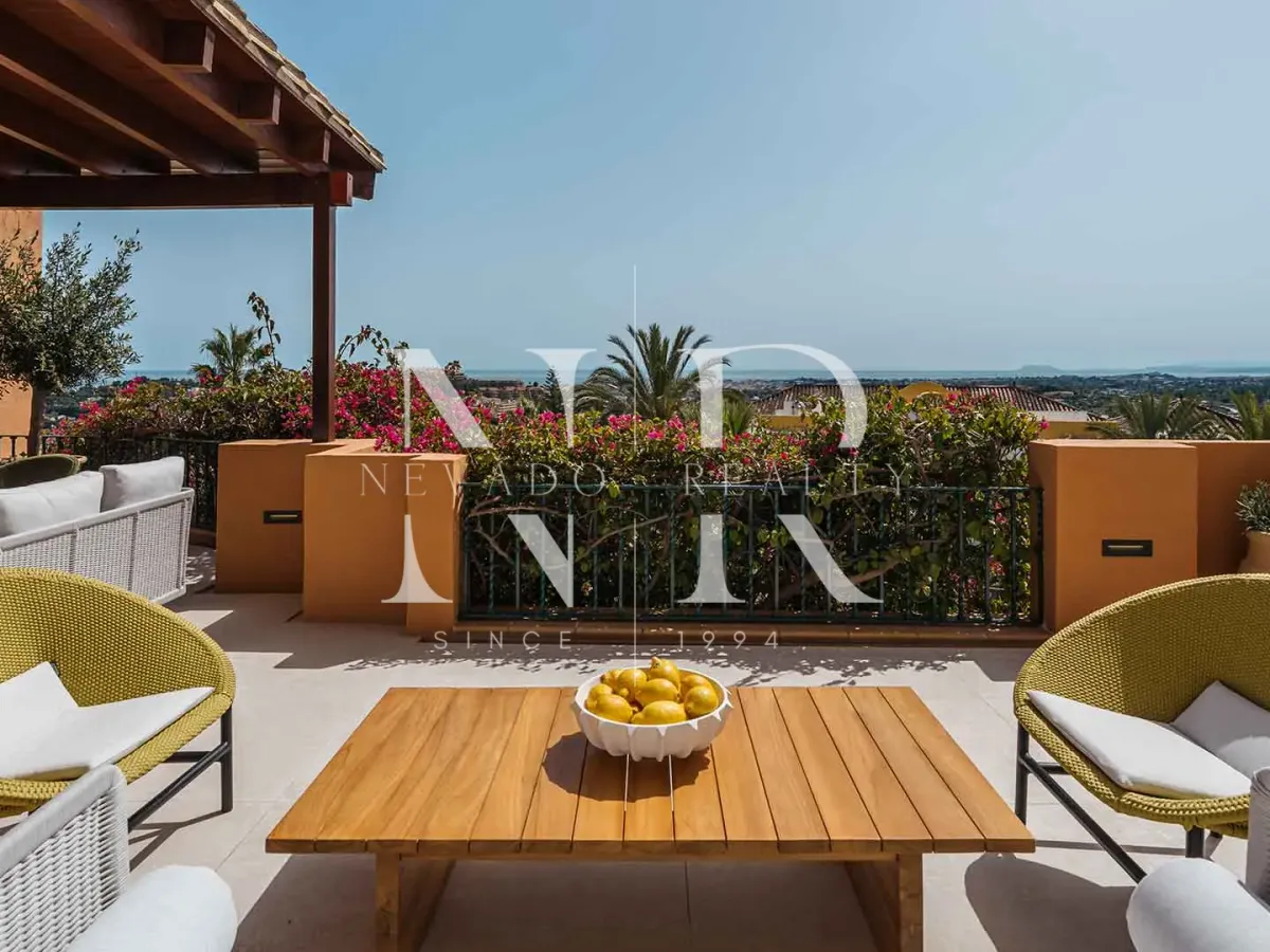 Apartment in Les Belvederes residential complex with panoramic sea views for sale