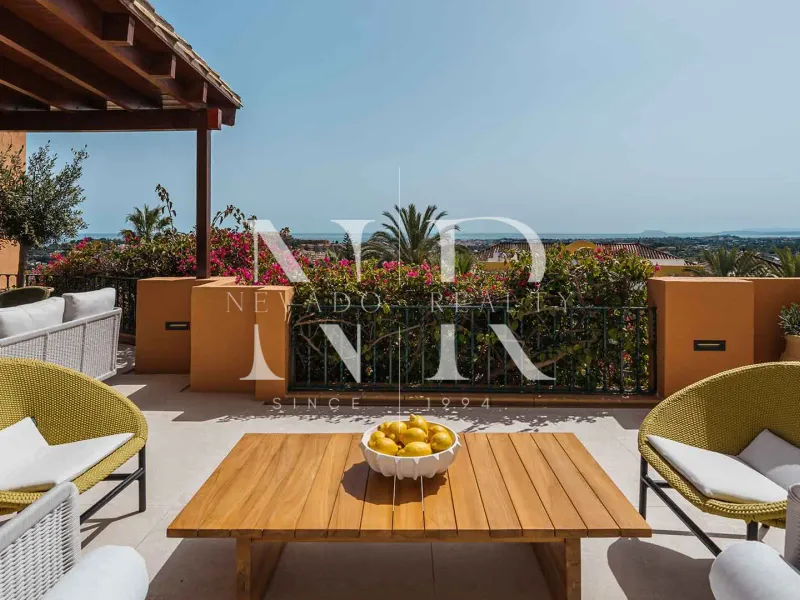 Apartment in Les Belvederes residential complex with panoramic sea views for sale