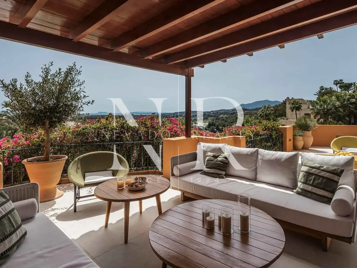 Apartment in Les Belvederes residential complex with panoramic sea views for sale