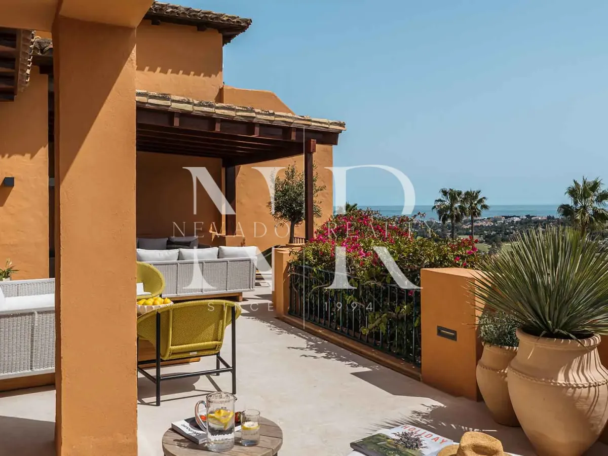 Apartment in Les Belvederes residential complex with panoramic sea views for sale