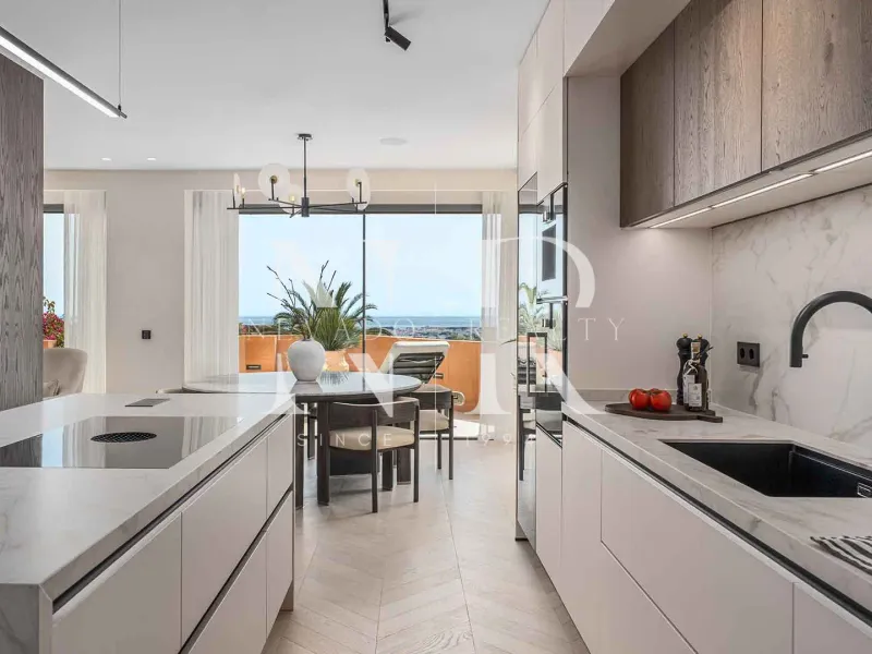 Apartment in Les Belvederes residential complex with panoramic sea views for sale