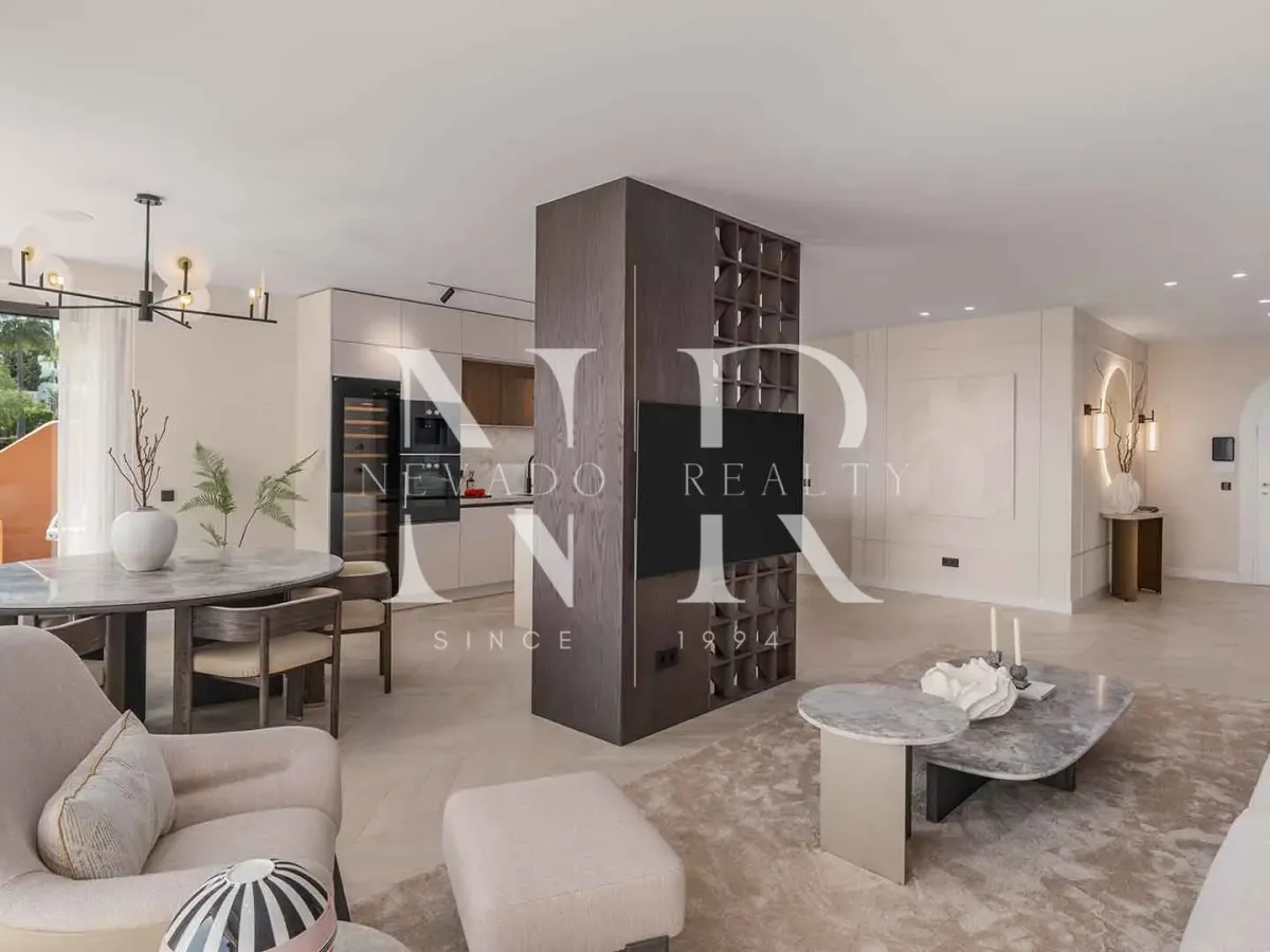 Apartment in Les Belvederes residential complex with panoramic sea views for sale