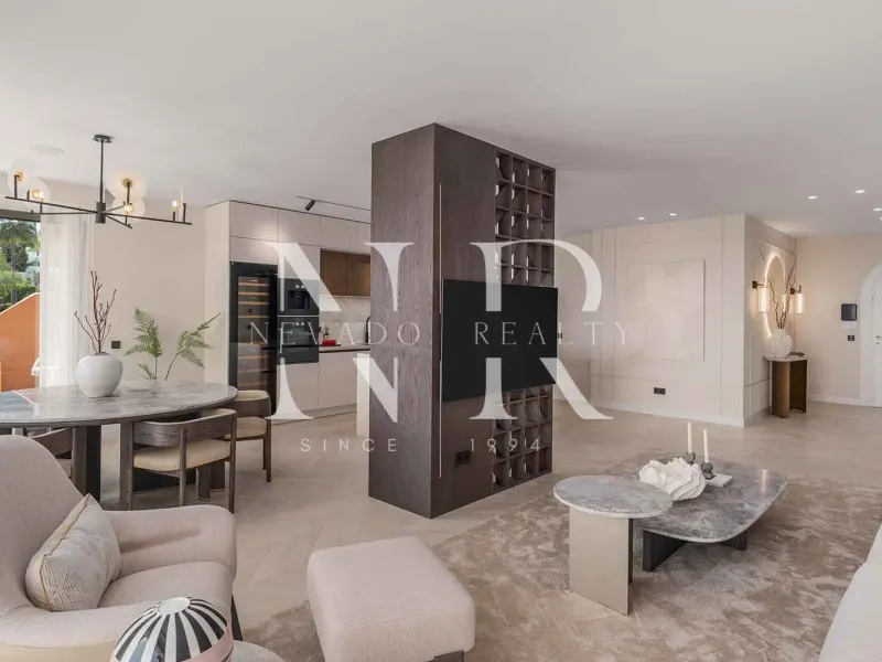 Apartment in Les Belvederes residential complex with panoramic sea views for sale