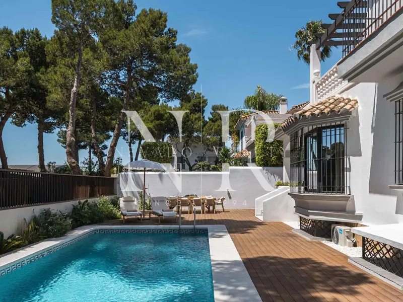 Completely renovated villa in the Altos del Rodeo residential area for sale