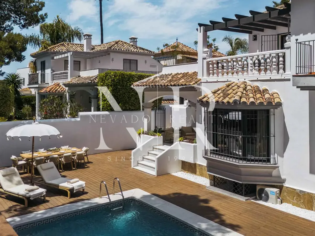 Completely renovated villa in the Altos del Rodeo residential area for sale