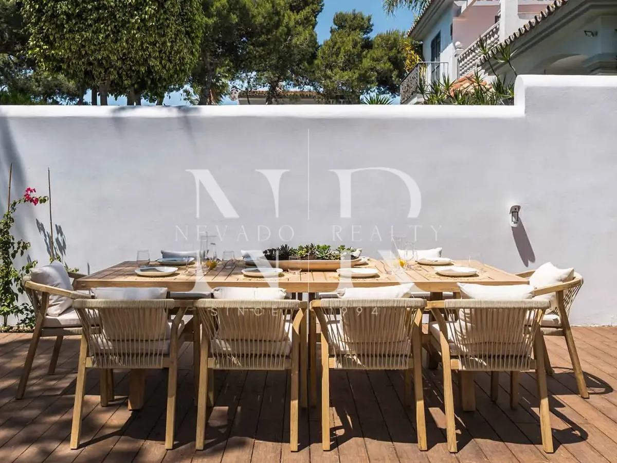 Completely renovated villa in the Altos del Rodeo residential area for sale