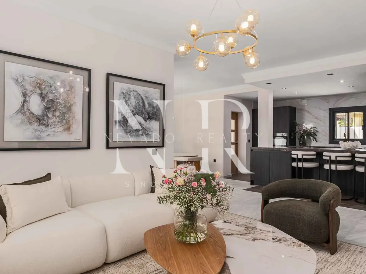 Completely renovated villa in the Altos del Rodeo residential area for sale