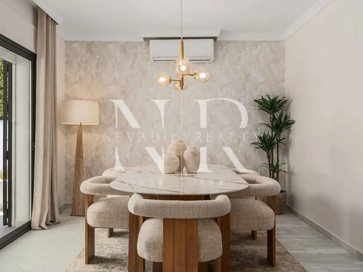 Completely renovated villa in the Altos del Rodeo residential area for sale