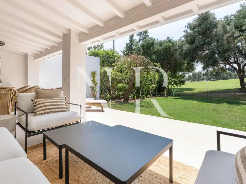 Townhouse in Los Olivos residential complex on the golf course front line for sale