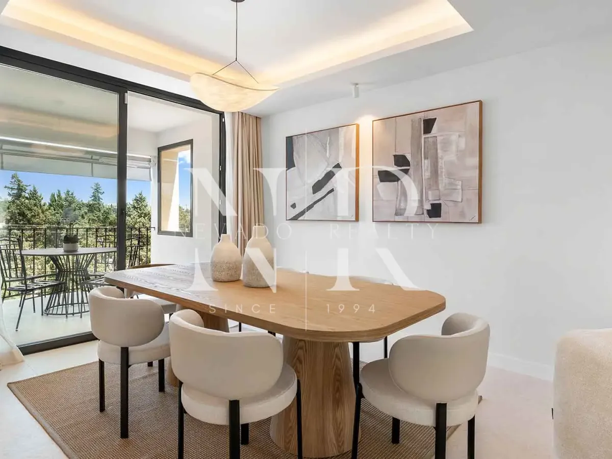 Townhouse in Los Olivos residential complex on the golf course front line for sale