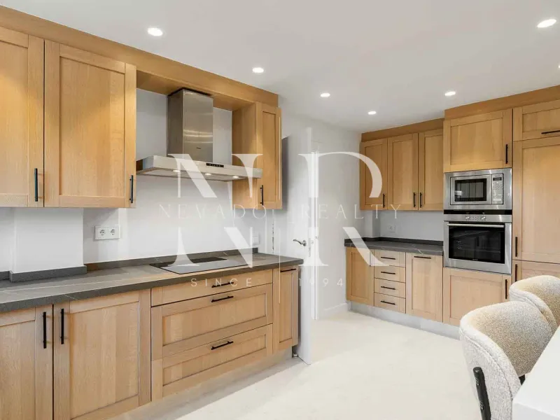 Townhouse in Los Olivos residential complex on the golf course front line for sale