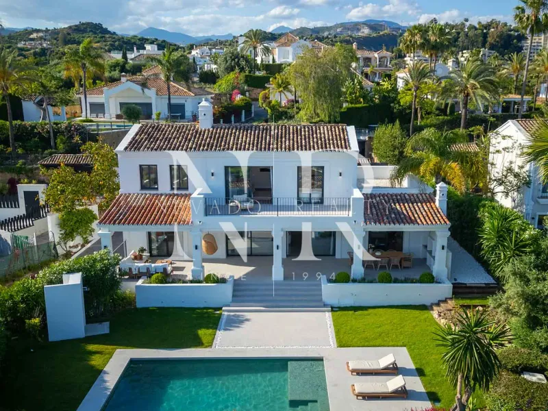 Villa in Los Naranjos Golf with sea views for sale