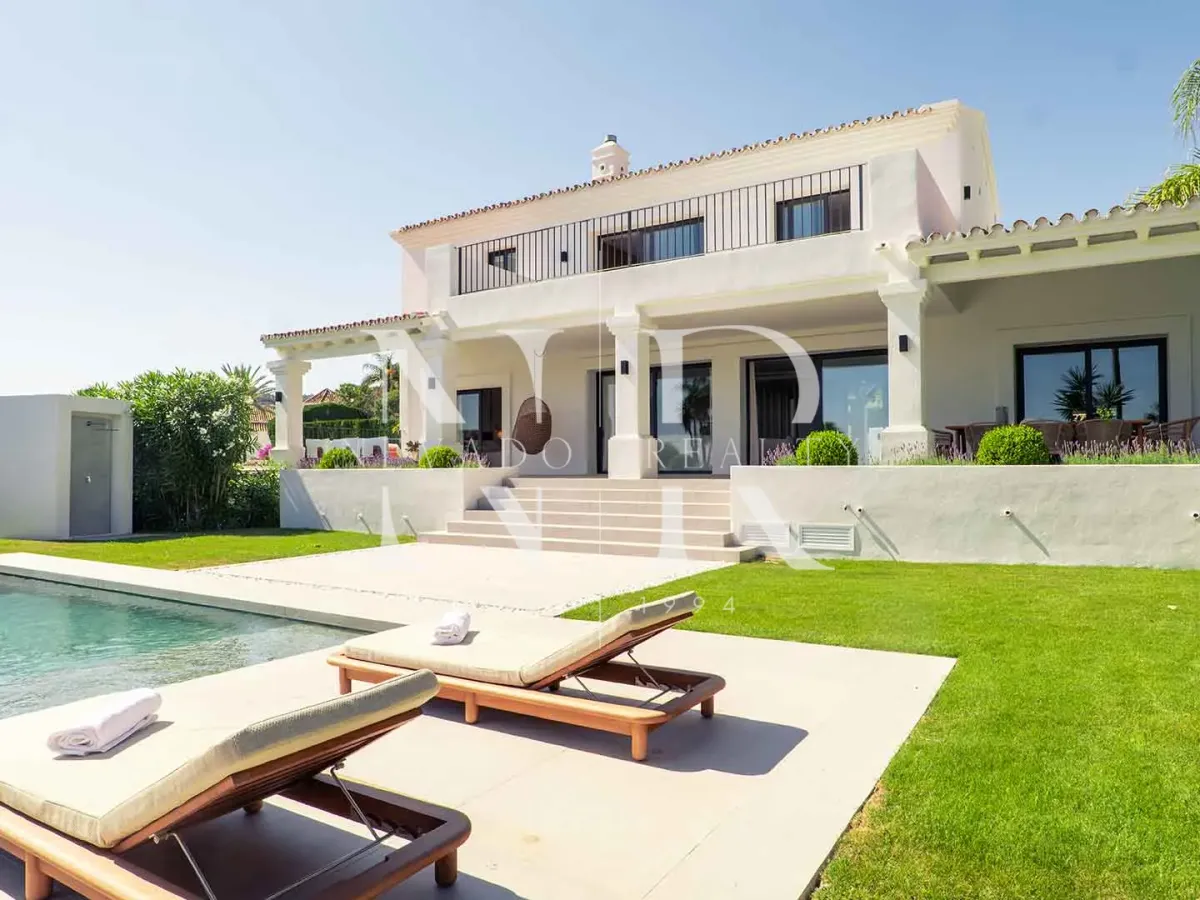 Villa in Los Naranjos Golf with sea views for sale