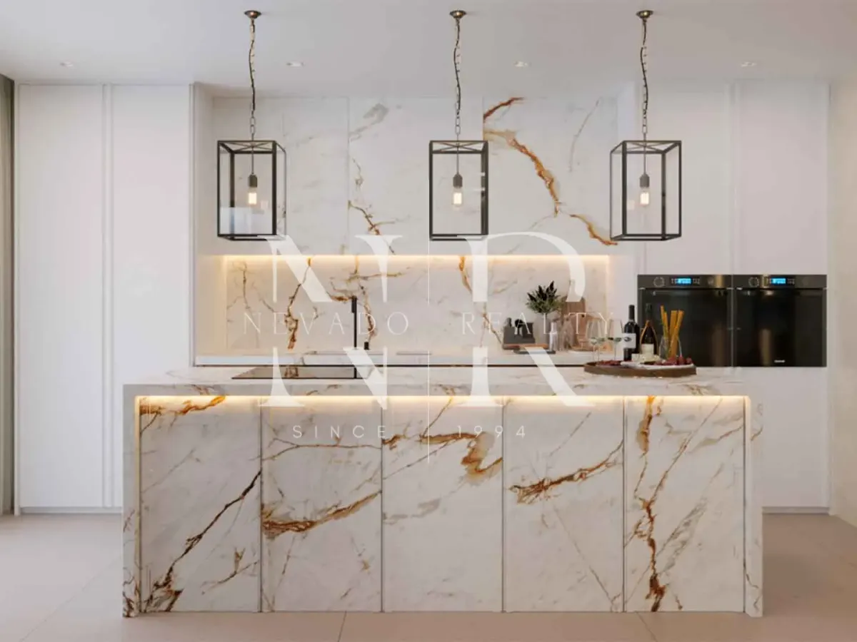 Villa in Los Naranjos Hill Club with construction project for sale