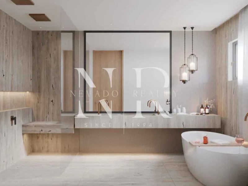 Villa in Los Naranjos Hill Club with construction project for sale