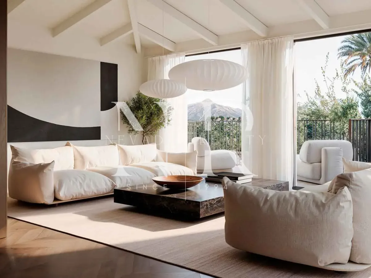 Newly built villa in Los Naranjos Hill Club for sale