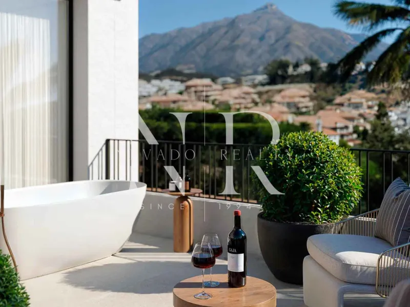 Newly built villa in Los Naranjos Hill Club for sale