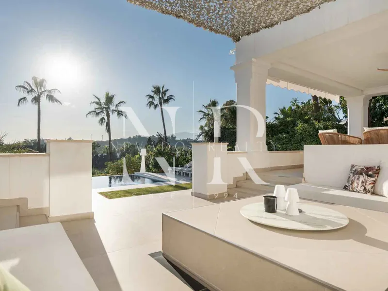 Frontline golf villa in Los Naranjos Golf for sale