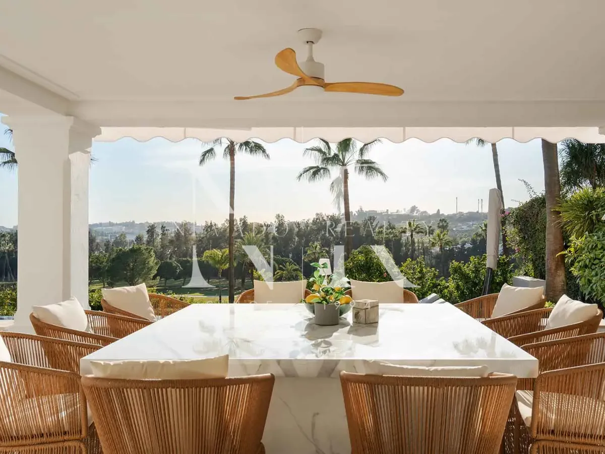 Frontline golf villa in Los Naranjos Golf for sale