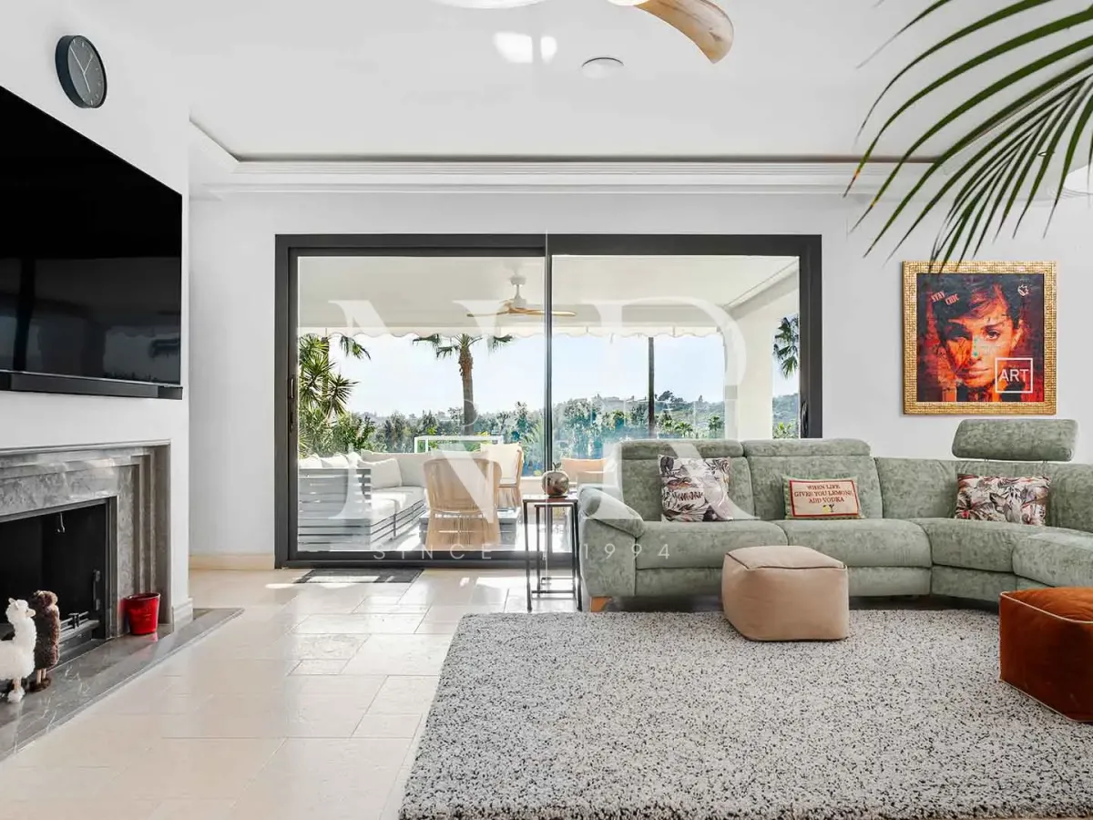 Frontline golf villa in Los Naranjos Golf for sale