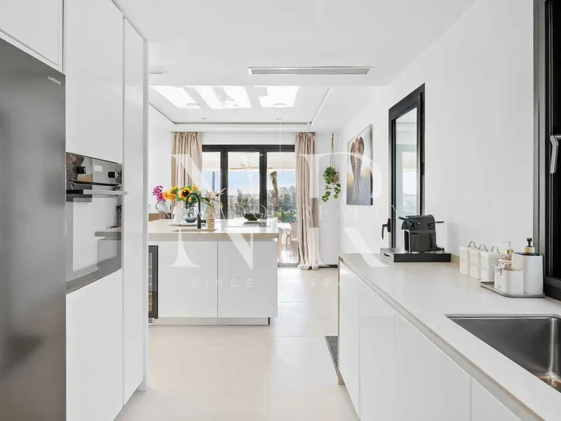 Frontline golf villa in Los Naranjos Golf for sale