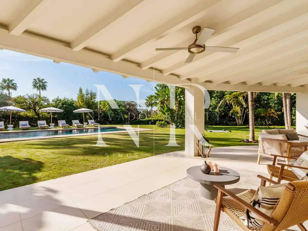 Completely renovated villa in Urbanisation La Cerquilla for sale