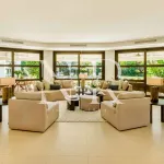 Completely renovated villa in Urbanisation La Cerquilla for sale 7