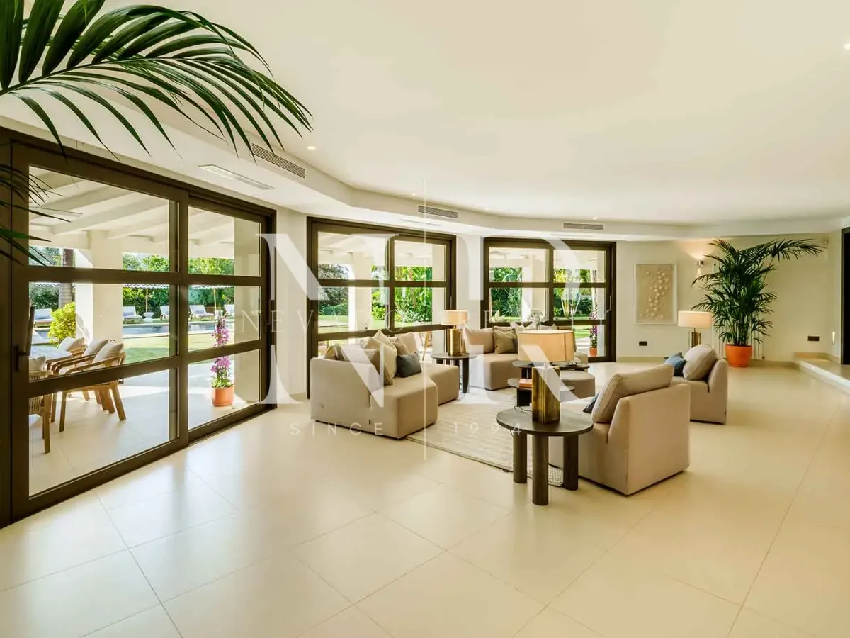 Completely renovated villa in Urbanisation La Cerquilla for sale