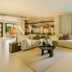 Completely renovated villa in Urbanisation La Cerquilla for sale 9