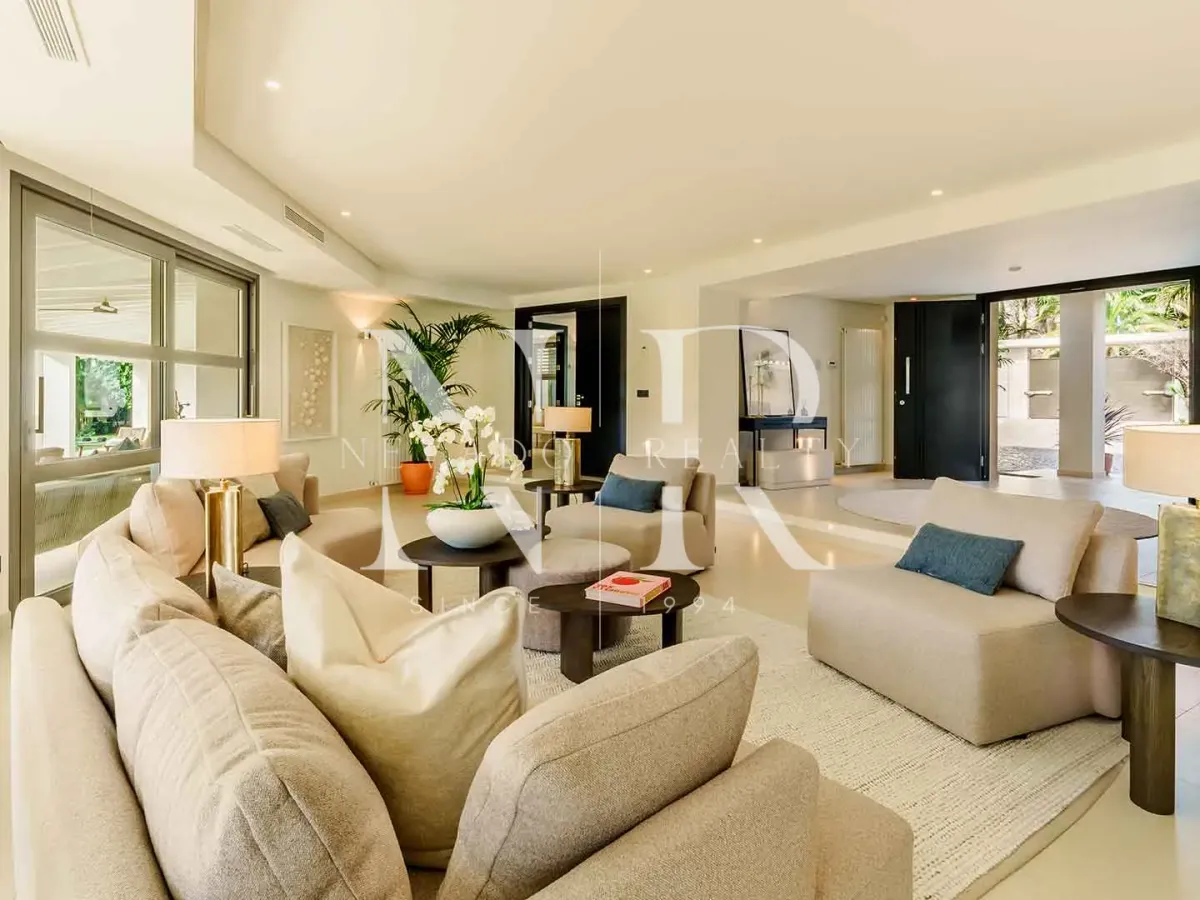 Completely renovated villa in Urbanisation La Cerquilla for sale