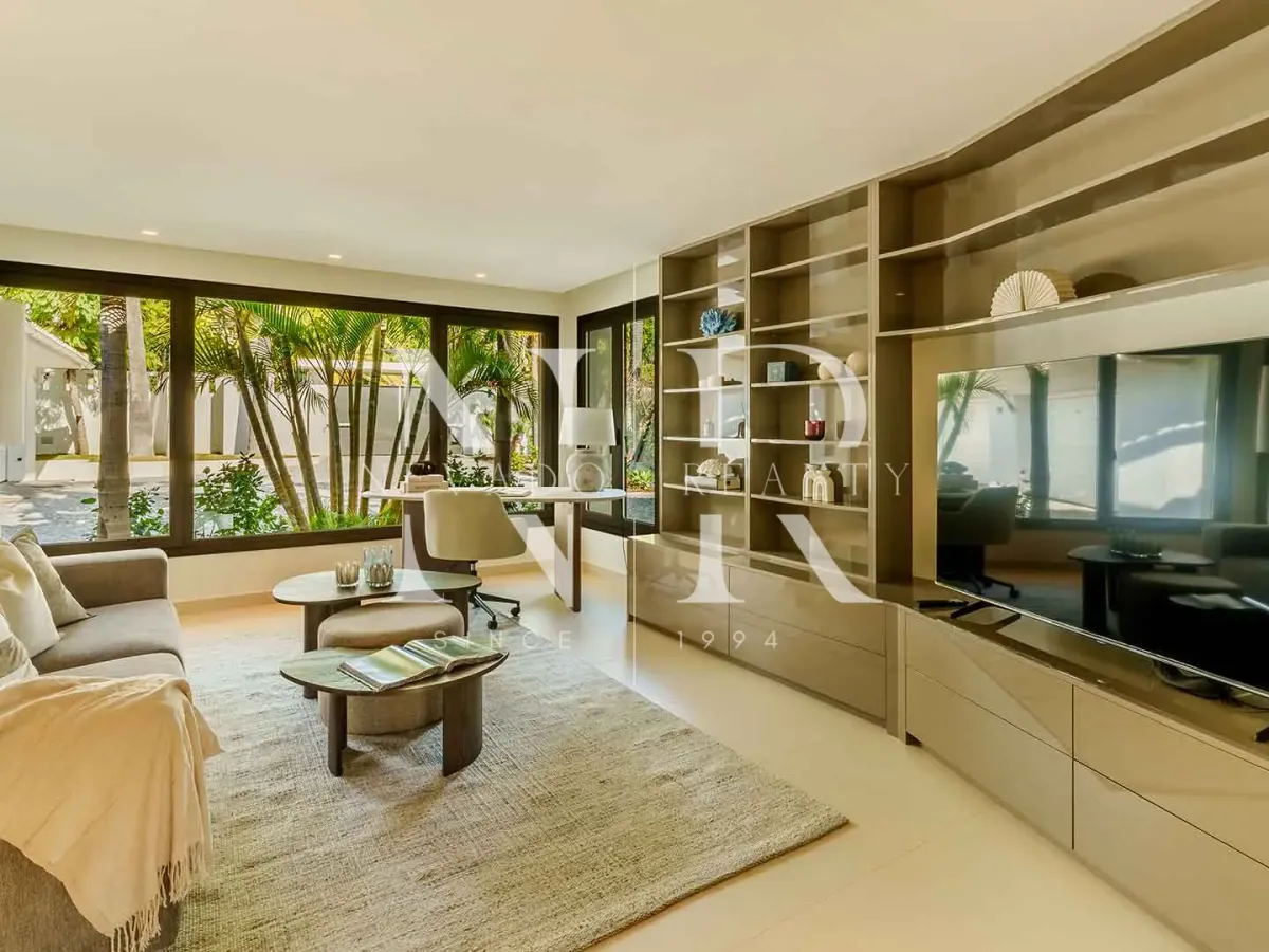 Completely renovated villa in Urbanisation La Cerquilla for sale