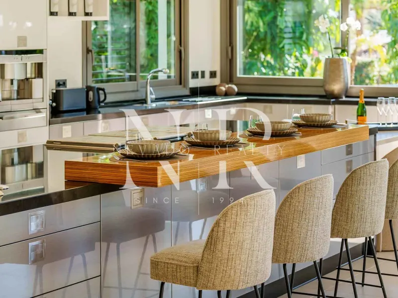 Completely renovated villa in Urbanisation La Cerquilla for sale