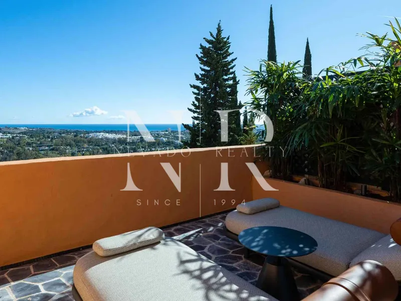 Penthouse in Les Belvederes urbanization with panoramic views for sale