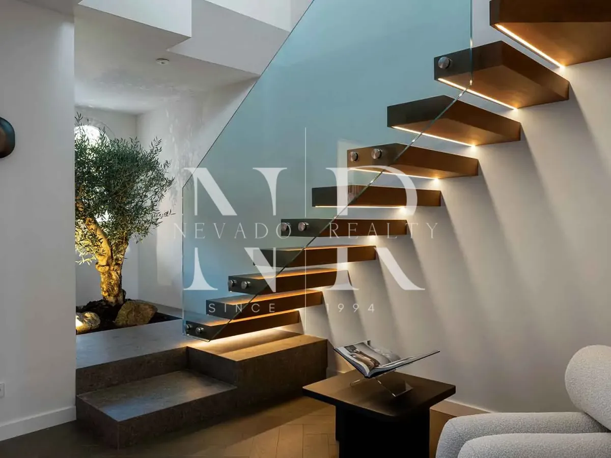 Penthouse in Les Belvederes urbanization with panoramic views for sale