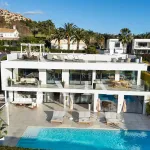 Frontline golf villa in Los Naranjos for sale 4