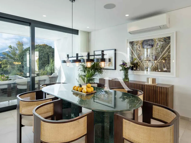 Frontline golf villa in Los Naranjos for sale