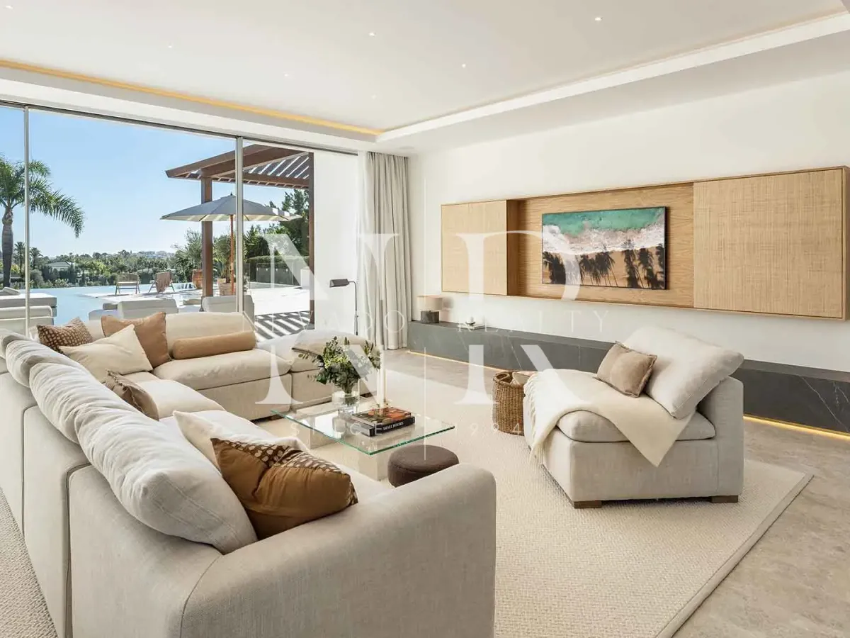 Frontline golf villa in Las Brisas with panoramic views for sale