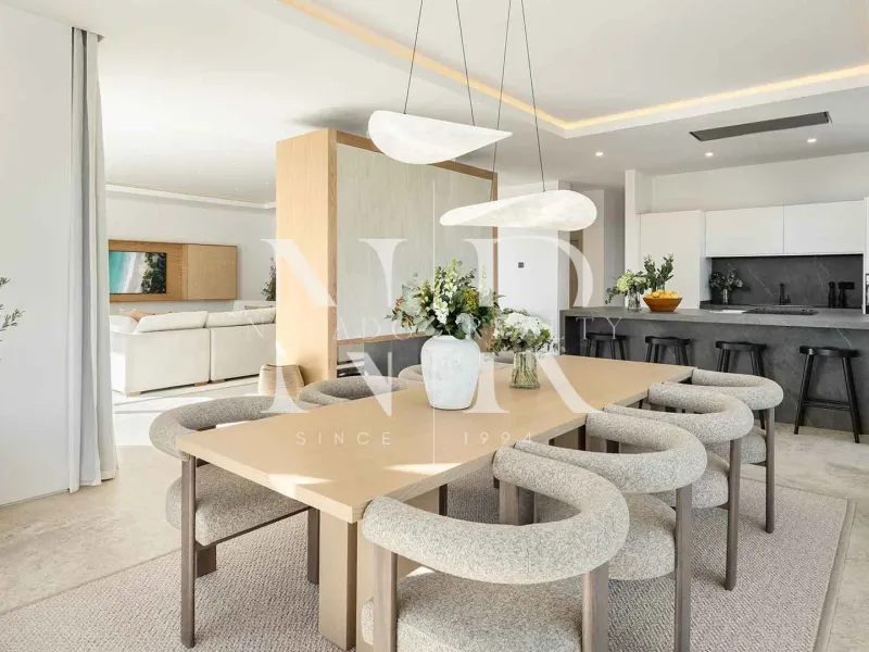 Frontline golf villa in Las Brisas with panoramic views for sale