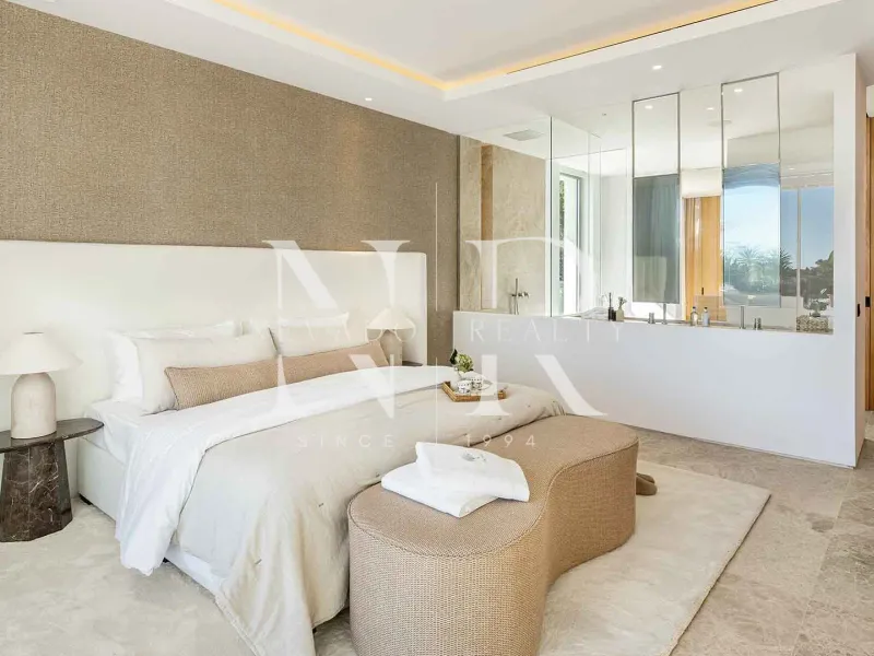 Frontline golf villa in Las Brisas with panoramic views for sale