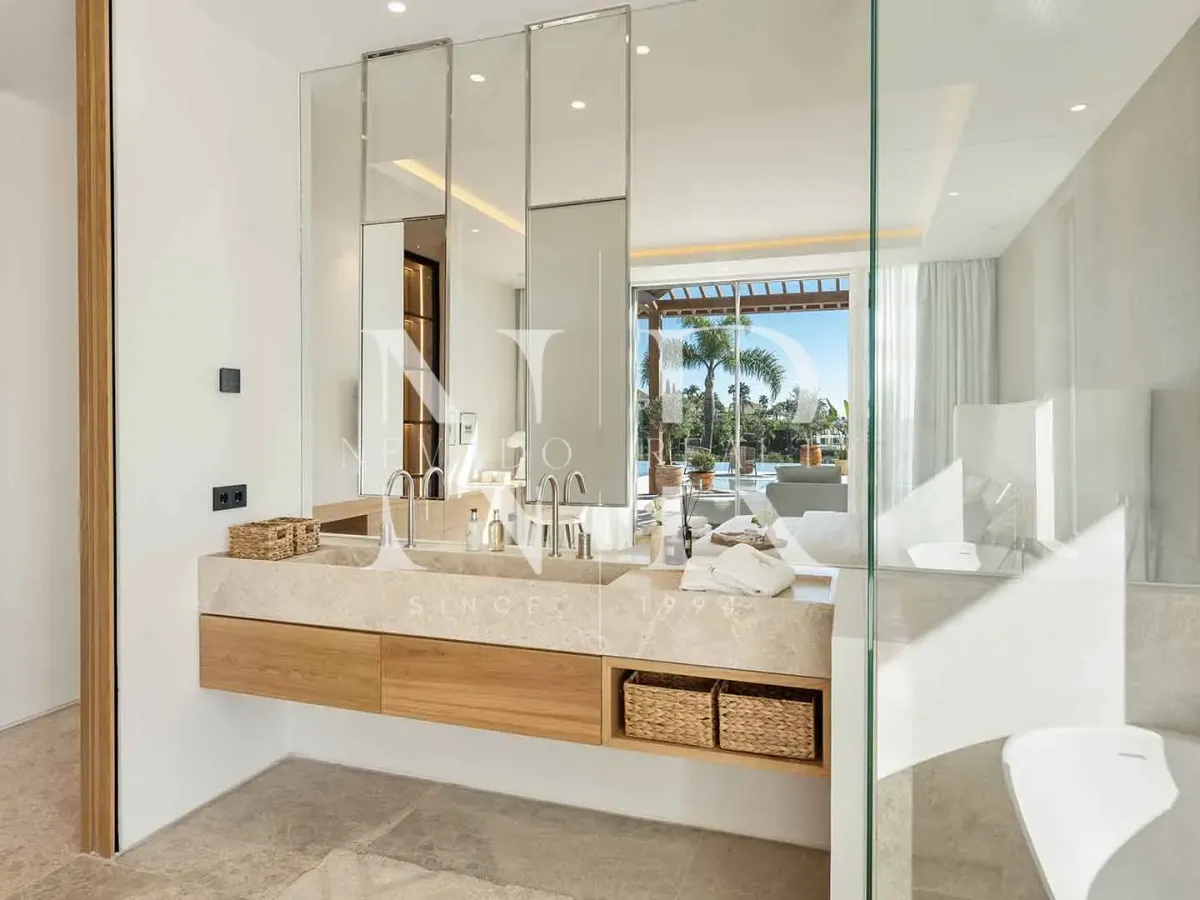 Frontline golf villa in Las Brisas with panoramic views for sale