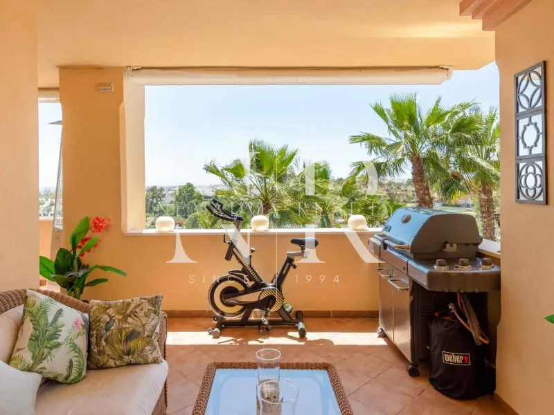 Flat in Urbanisation Cumbres del Rodeo with sea views for sale