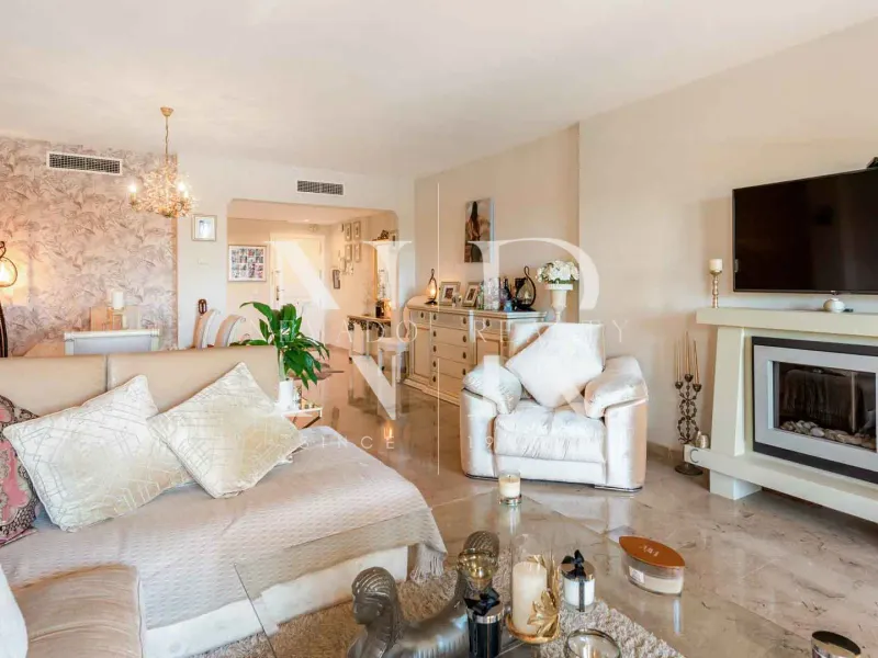 Flat in Urbanisation Cumbres del Rodeo with sea views for sale