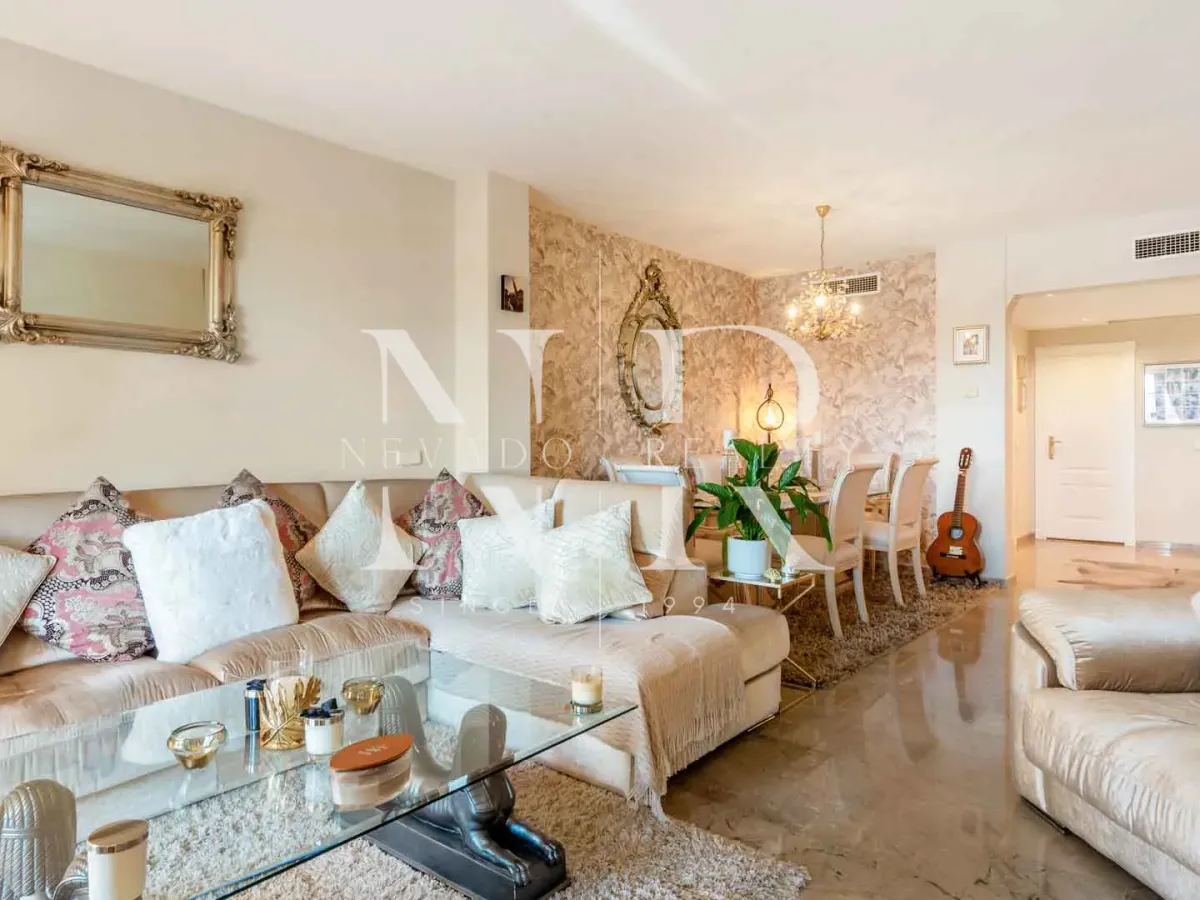 Flat in Urbanisation Cumbres del Rodeo with sea views for sale