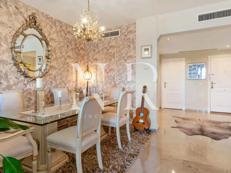 Flat in Urbanisation Cumbres del Rodeo with sea views for sale