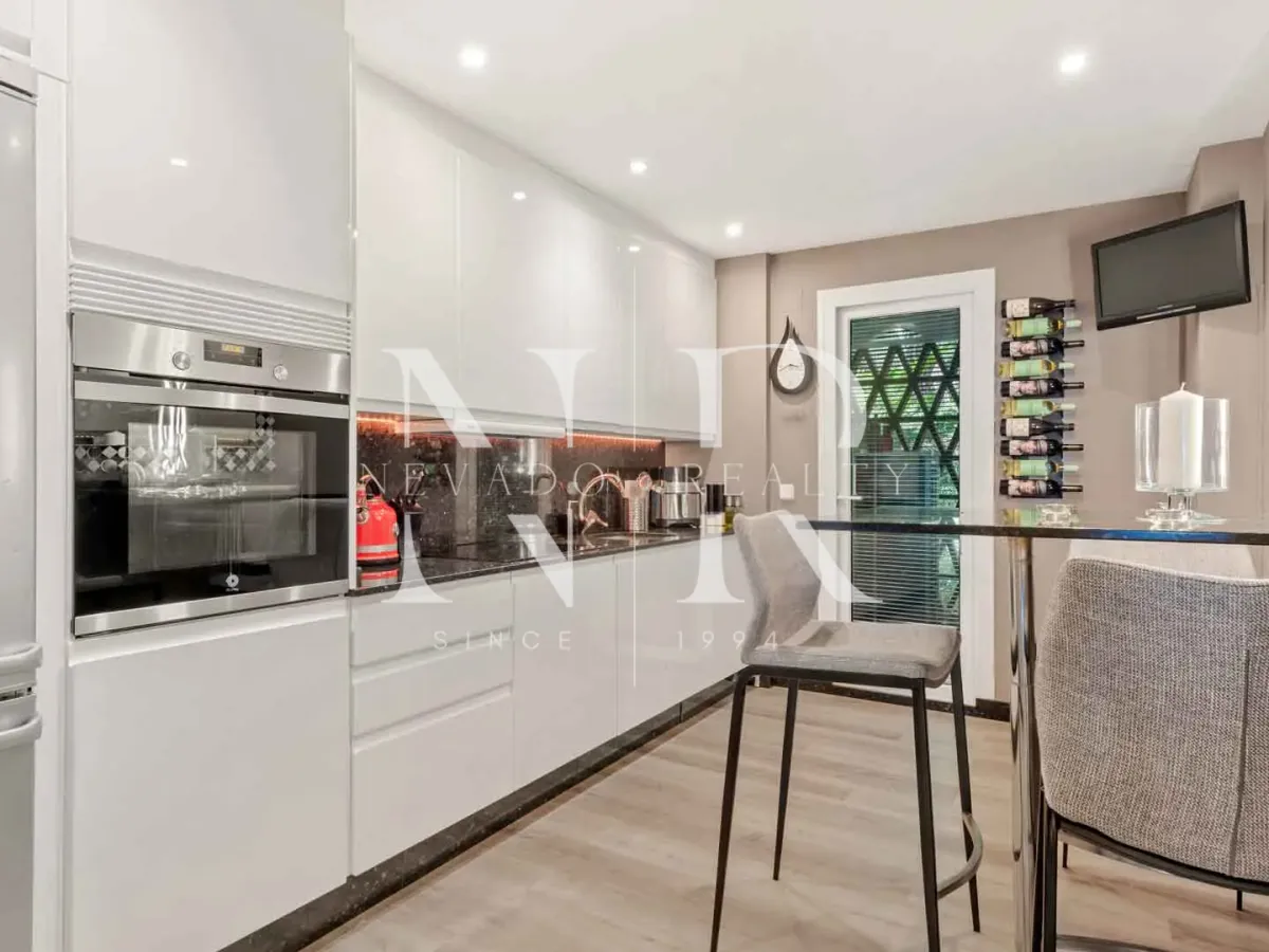 Flat in Urbanisation Cumbres del Rodeo with sea views for sale