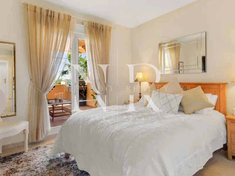 Flat in Urbanisation Cumbres del Rodeo with sea views for sale