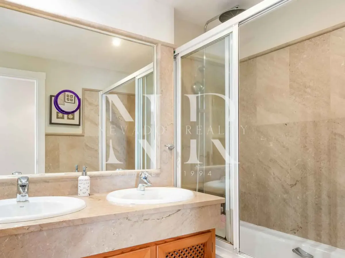 Flat in Urbanisation Cumbres del Rodeo with sea views for sale